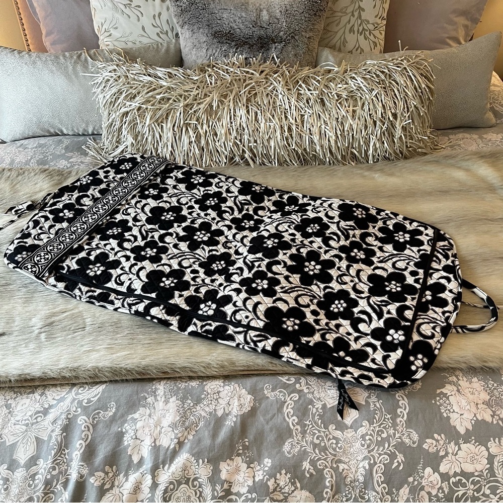 VERA BRADLEY Night & Day 2010 Hanging Garment Bag Y2K Black White Floral Travel